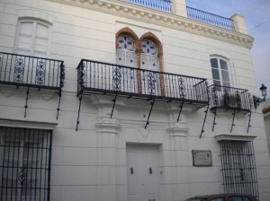 Fachada principal de la Casa Natal de Juan Ramón Jiménez. 