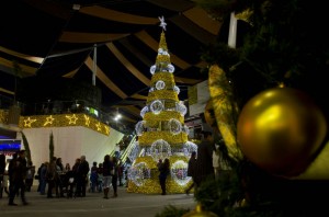 Alumbrado navideño que ha sido inaugurado. 