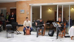 Actuación musical en la residencia de mayores de San Juan.