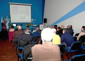 La conferencia tuvo lugar en el Centro 'Puerta del Atlántico' de Huelva. 