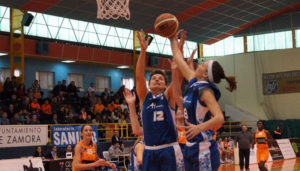 Bogoje y Bogicevic acuden a un rebote. / Foto: Zamora24horas.com.