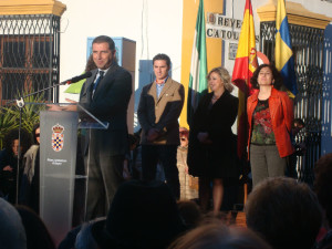 El alcalde de Moguer, Gustavo Cuéllar, durante la inauguración. 