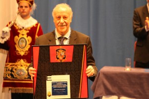 Vicente del Bosque ha venido a Huelva a recoger la Medalla. 