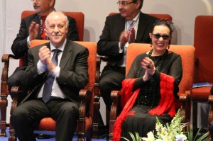 Vicente del Bosque y Martirio, durante el acto. 