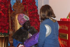 Los niños han recogido juguetes de los Reyes. 