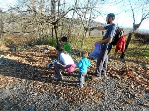 Voluntarios realizan labores de limpieza en el Parque Natural.