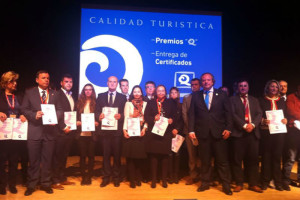 Foto de grupo de las entidades distinguidas con el sello ‘Q de Calidad Turística’ en FITUR 2014.