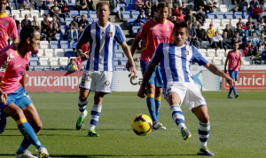 Ezequiel, en primer término, durante el partido ante la UD Las Palmas. / Foto: Josele Ruiz.