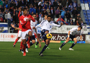 Menosse acabó de delantero centro buscando un gol que no llegó. / Foto: Josele Ruiz.