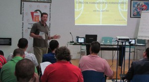 Ricardo Pérez de Rueda durante un curso de entrenadores.