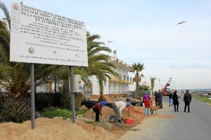 Visita del alcalde ayamontino a las obras.