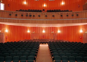 El teatro será más barato para los jóvenes en Moguer.