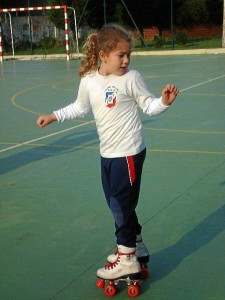 Con el patinaje se aprenden destrezas como el equilibrio. 