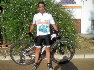 Víctor entrena una media de 15 horas a la semana para disputar la carrera en Marruecos.