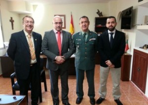 Recepción oficial de la Victoria por parte del nuevo coronel jefe de la Guardia Civil. 