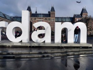 Durante su estancia en Turín, Antonio ha tenido la oportunidad de visitar otras ciudades, como Amsterdam. 