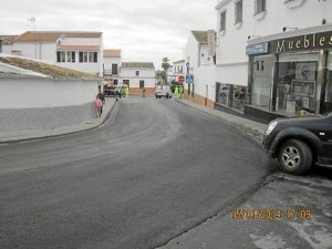 Con las obras de acondicionamiento mejorará la seguridad víal en la travesía de Chucena.