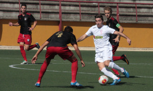 Recre B y La Palma dirimen un duelo entre necesitados. / Foto: Josele Ruiz.