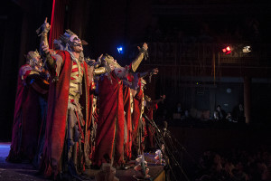 La Comparsa La Fortaleza, ante la expectación del Teatro Cardenio.