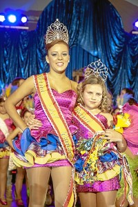 Las reinas juvenil e infantil del Carnaval de Ayamonte 2014, Ana Mestre y María Lagos. 