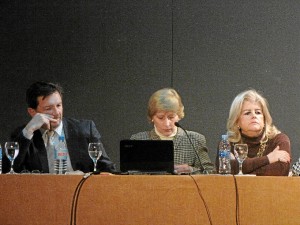 Pedro Paniagua, Rosario Paniagua y Carmen Hernández Pinzón, durante el acto.