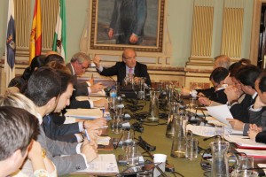 Imagen del pleno municipal celebrado en el Ayuntamiento de Huelva. 