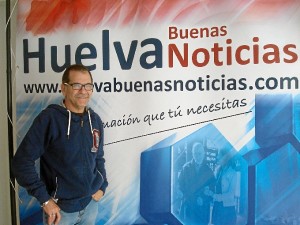 Antonio invita a la gente de Huelva a disfrutar de su Carnaval. 