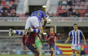 Menosse, como el resto de sus compañeros, tuvo que emplearse a fondo. / Foto: www.lfp.es.