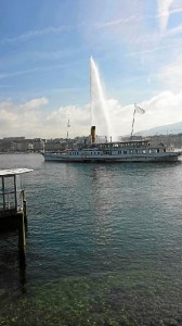 Los barcos que arregla sirven para pasear a los turistas por el mayor lago de Europa Occidental.