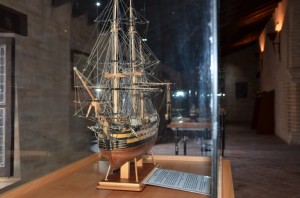 En el nuevo Museo Naval se expondrá, entre otras cosas,  replicas en miniatura de barcos de distintas épocas de la historia.