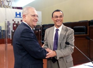 Manuel Garcia e Ignacio Caraballo durante la firma del convenio.