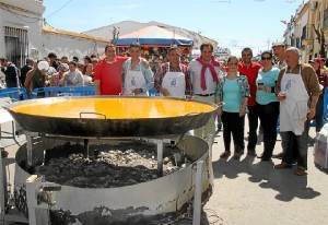 No faltó en la fiesta fallera la tradicional pealla. 