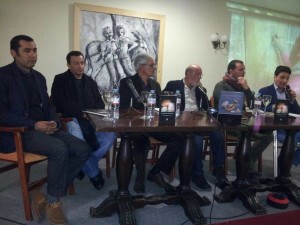 Acto de presentación de los dos libros de Ramírez Almanza. / Foto: Casino de Rociana. 