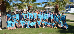 Participantes en el 'Día del Balonmano' en Palos, con el alcalde de la localidad, Carmelo Romero.