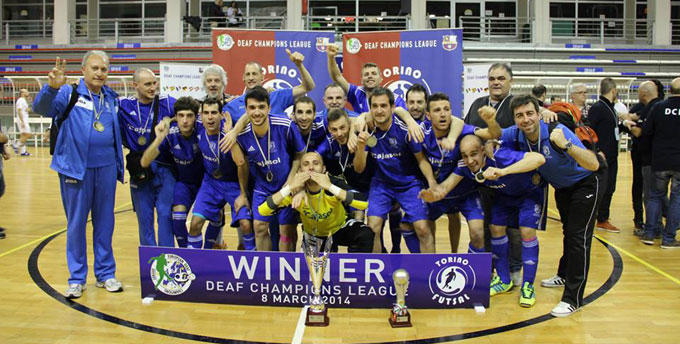 El CD Sordos Huelva, con el trofeo, gran dominador del fútbol sala europeo.