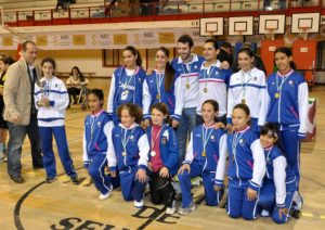 El equipo de Minibasket del Conquero logró la victoria en Sevilla.