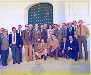 Visita a la ermita del Rocío junto a fundadores de la FOE en el año 1987. 