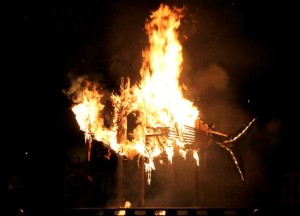 Los Punta Umbrieños celebraron su tradicional entierro de la sardina. 