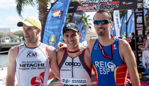 El podio masculino de la prueba, con Fernández-Cortez como ganador. / Foto: Javier Losa.