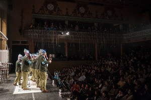 Los mojadorres de 'Hay una cosa que te quiero decir', ante el público del Teatro Cardenio. / Foto: Javier Losa.