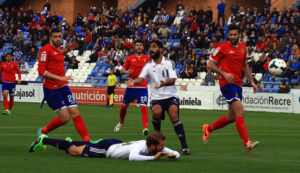 Morcillo, que reclamó un penalti en el primer tiempo, fue quien trasformó el penalti que dio el empate. / Foto: Josele Ruiz.