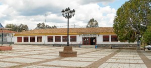 Fachada del Casino de Valdelamusa. 