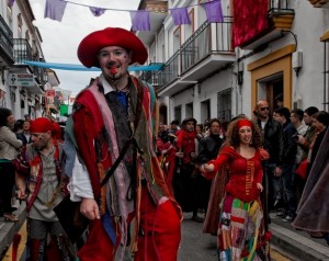 El color y la alegría marcan esta feria.