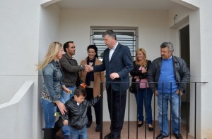 Los jóvenes visitaron su nuevo hogar.