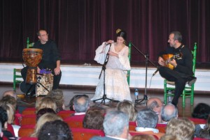 Es amante de todos los palos del flamenco. 