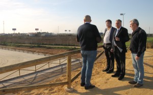 En el polideportivo el consistorio está realizando una pista de cross y otra de equitación. 