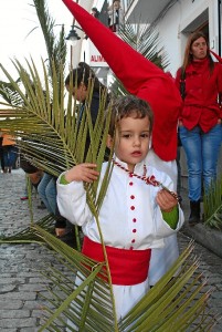 Los niños visten de hebreos y pastores.