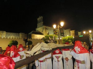 El Martes Santo, por Carrera Oficial. 