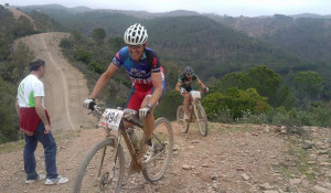 Los participantes tuvieron que emplearse a fondo en el duro circuito.