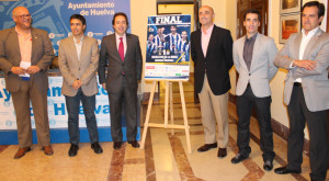 Los protagonistas de la presentación de la final de bádminton.